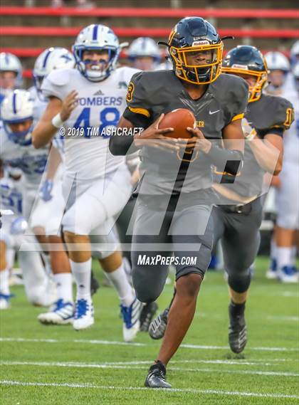 Thumbnail 3 in St. Xavier vs Moeller @ Nippert Stadium photogallery.