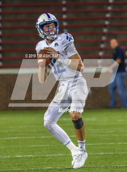Thumbnail 3 in St. Xavier vs Moeller @ Nippert Stadium photogallery.