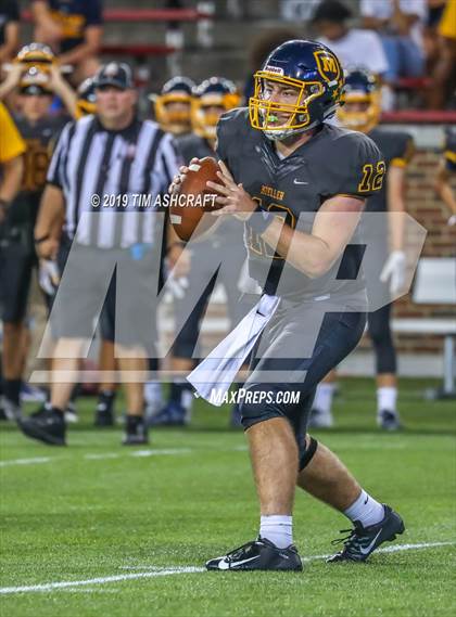 Thumbnail 3 in St. Xavier vs Moeller @ Nippert Stadium photogallery.