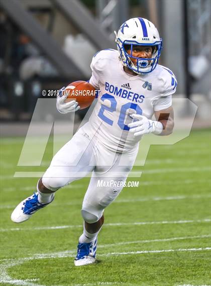 Thumbnail 1 in St. Xavier vs Moeller @ Nippert Stadium photogallery.