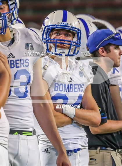 Thumbnail 3 in St. Xavier vs Moeller @ Nippert Stadium photogallery.