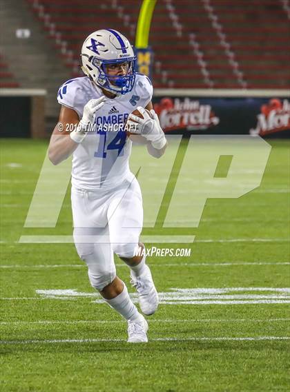 Thumbnail 3 in St. Xavier vs Moeller @ Nippert Stadium photogallery.