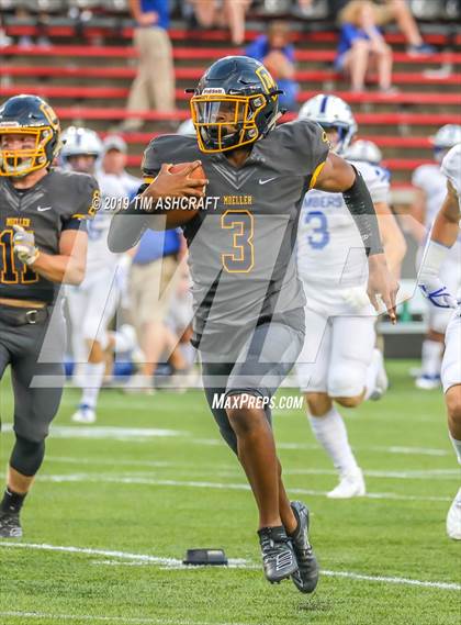 Thumbnail 2 in St. Xavier vs Moeller @ Nippert Stadium photogallery.