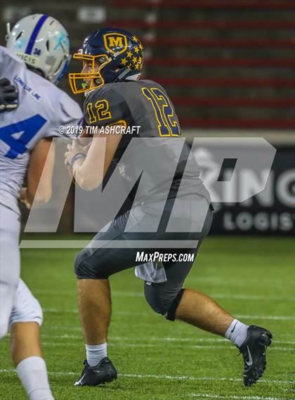 Thumbnail 3 in St. Xavier vs Moeller @ Nippert Stadium photogallery.