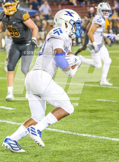Thumbnail 2 in St. Xavier vs Moeller @ Nippert Stadium photogallery.