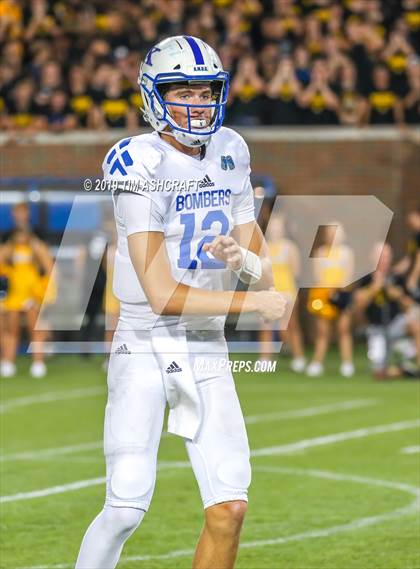 Thumbnail 2 in St. Xavier vs Moeller @ Nippert Stadium photogallery.