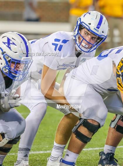 Thumbnail 1 in St. Xavier vs Moeller @ Nippert Stadium photogallery.