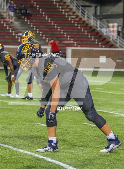 Thumbnail 1 in St. Xavier vs Moeller @ Nippert Stadium photogallery.