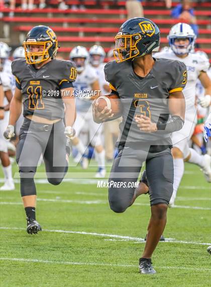 Thumbnail 3 in St. Xavier vs Moeller @ Nippert Stadium photogallery.