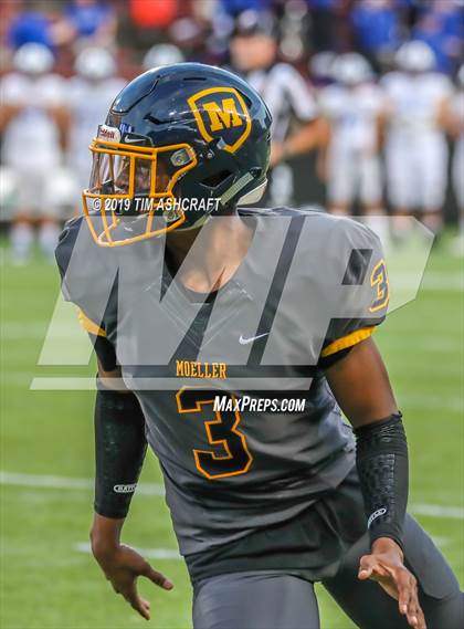 Thumbnail 1 in St. Xavier vs Moeller @ Nippert Stadium photogallery.