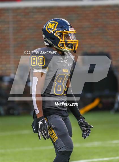 Thumbnail 3 in St. Xavier vs Moeller @ Nippert Stadium photogallery.