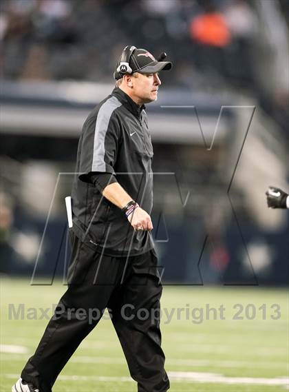 Thumbnail 3 in Cedar Hill vs. Katy (UIL 5A Division 2 Final) photogallery.