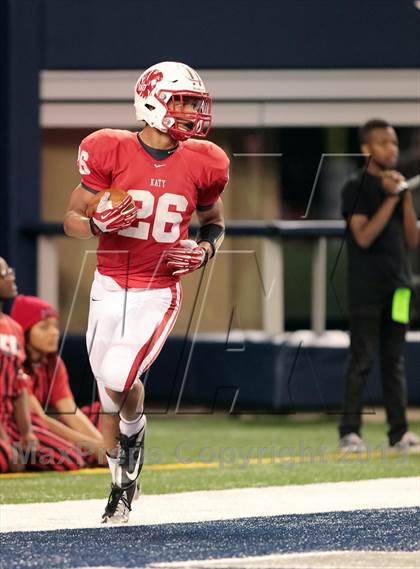 Thumbnail 3 in Cedar Hill vs. Katy (UIL 5A Division 2 Final) photogallery.