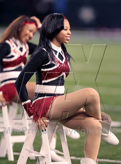 Thumbnail 2 in Cedar Hill vs. Katy (UIL 5A Division 2 Final) photogallery.