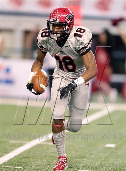 Thumbnail 2 in Cedar Hill vs. Katy (UIL 5A Division 2 Final) photogallery.