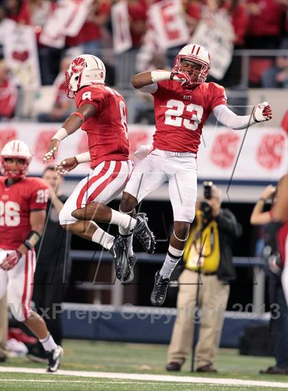 Thumbnail 2 in Cedar Hill vs. Katy (UIL 5A Division 2 Final) photogallery.