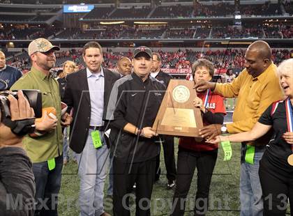 Thumbnail 2 in Cedar Hill vs. Katy (UIL 5A Division 2 Final) photogallery.