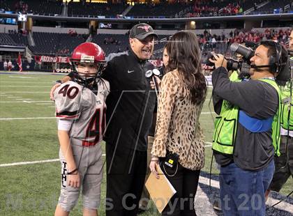 Thumbnail 2 in Cedar Hill vs. Katy (UIL 5A Division 2 Final) photogallery.