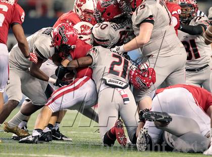 Thumbnail 2 in Cedar Hill vs. Katy (UIL 5A Division 2 Final) photogallery.