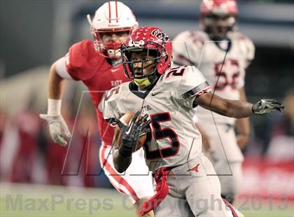 Thumbnail 3 in Cedar Hill vs. Katy (UIL 5A Division 2 Final) photogallery.
