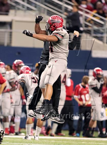 Thumbnail 1 in Cedar Hill vs. Katy (UIL 5A Division 2 Final) photogallery.