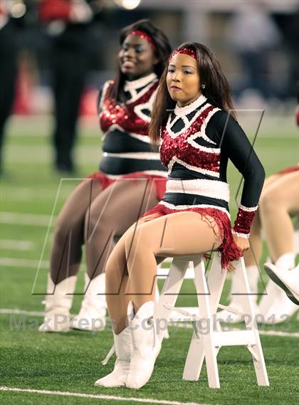 Thumbnail 1 in Cedar Hill vs. Katy (UIL 5A Division 2 Final) photogallery.