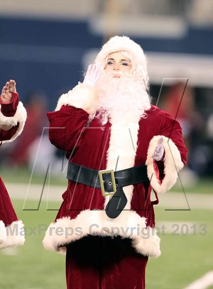 Thumbnail 2 in Cedar Hill vs. Katy (UIL 5A Division 2 Final) photogallery.