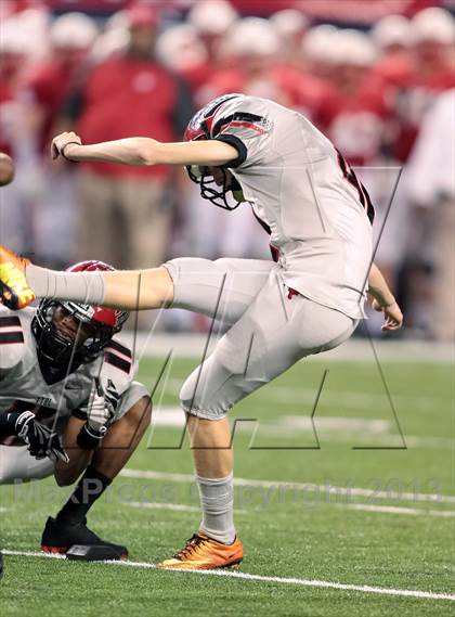 Thumbnail 2 in Cedar Hill vs. Katy (UIL 5A Division 2 Final) photogallery.