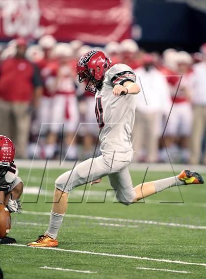 Thumbnail 3 in Cedar Hill vs. Katy (UIL 5A Division 2 Final) photogallery.