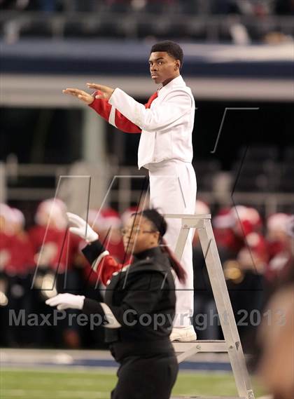 Thumbnail 1 in Cedar Hill vs. Katy (UIL 5A Division 2 Final) photogallery.