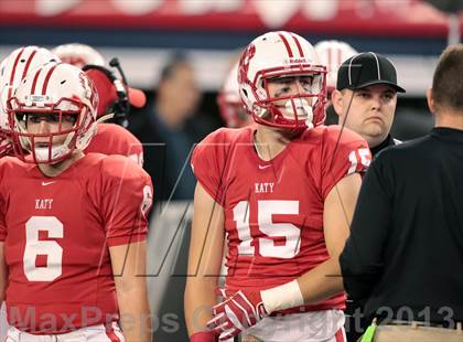 Thumbnail 1 in Cedar Hill vs. Katy (UIL 5A Division 2 Final) photogallery.