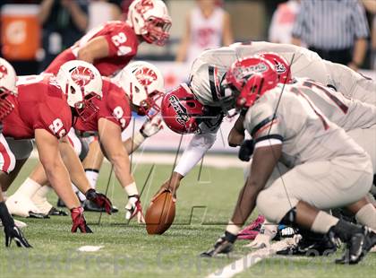 Thumbnail 1 in Cedar Hill vs. Katy (UIL 5A Division 2 Final) photogallery.