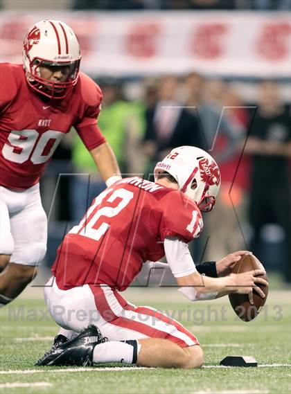 Thumbnail 1 in Cedar Hill vs. Katy (UIL 5A Division 2 Final) photogallery.