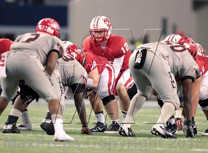 Thumbnail 3 in Cedar Hill vs. Katy (UIL 5A Division 2 Final) photogallery.