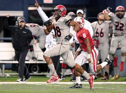 Thumbnail 2 in Cedar Hill vs. Katy (UIL 5A Division 2 Final) photogallery.