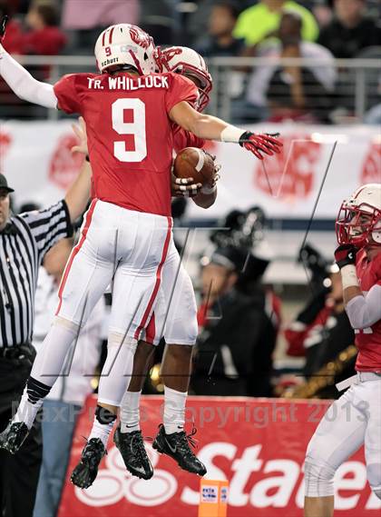 Thumbnail 1 in Cedar Hill vs. Katy (UIL 5A Division 2 Final) photogallery.