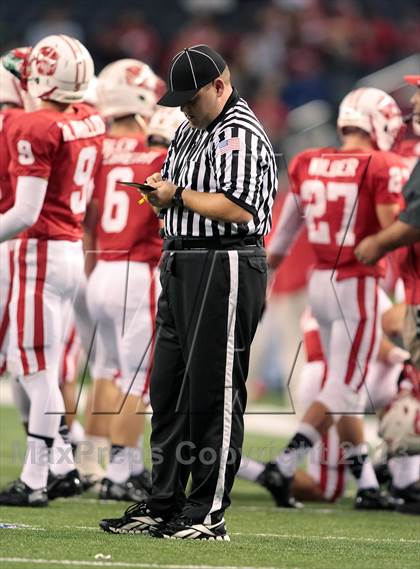 Thumbnail 3 in Cedar Hill vs. Katy (UIL 5A Division 2 Final) photogallery.