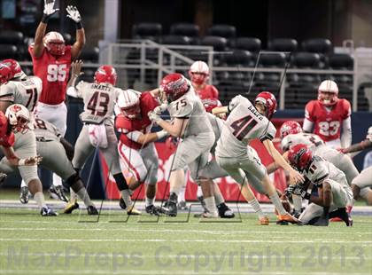 Thumbnail 3 in Cedar Hill vs. Katy (UIL 5A Division 2 Final) photogallery.