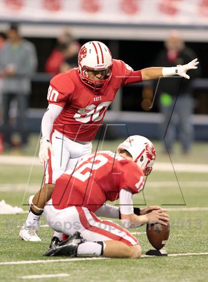 Thumbnail 1 in Cedar Hill vs. Katy (UIL 5A Division 2 Final) photogallery.