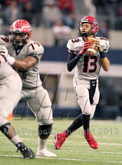 Thumbnail 3 in Cedar Hill vs. Katy (UIL 5A Division 2 Final) photogallery.