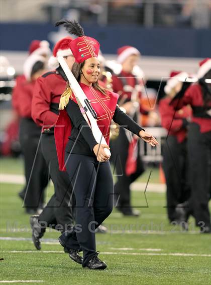 Thumbnail 1 in Cedar Hill vs. Katy (UIL 5A Division 2 Final) photogallery.