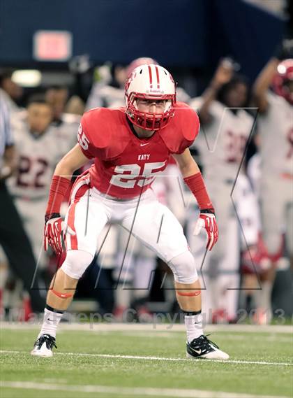 Thumbnail 3 in Cedar Hill vs. Katy (UIL 5A Division 2 Final) photogallery.