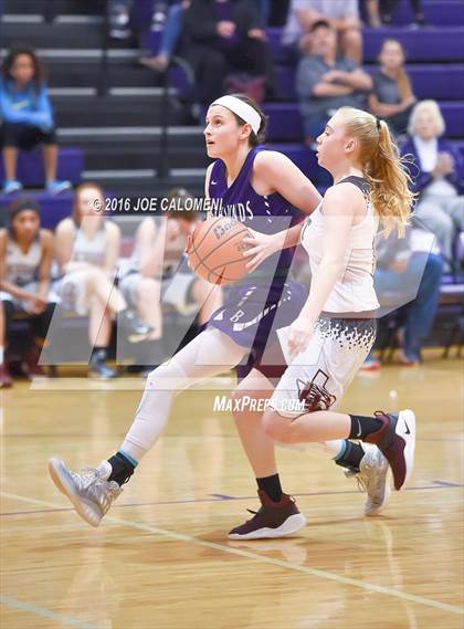 Thumbnail 3 in Lockhart vs Boerne (Boerne ISD Tournament) photogallery.