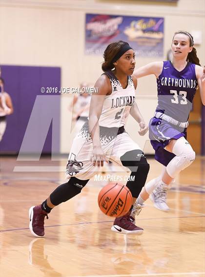 Thumbnail 3 in Lockhart vs Boerne (Boerne ISD Tournament) photogallery.
