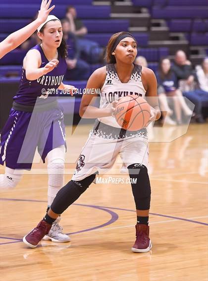 Thumbnail 2 in Lockhart vs Boerne (Boerne ISD Tournament) photogallery.