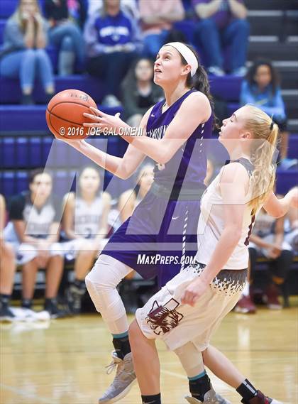 Thumbnail 2 in Lockhart vs Boerne (Boerne ISD Tournament) photogallery.