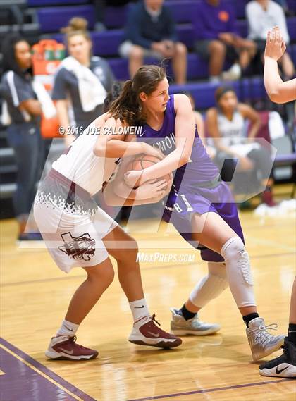 Thumbnail 3 in Lockhart vs Boerne (Boerne ISD Tournament) photogallery.