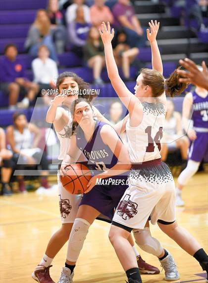 Thumbnail 2 in Lockhart vs Boerne (Boerne ISD Tournament) photogallery.