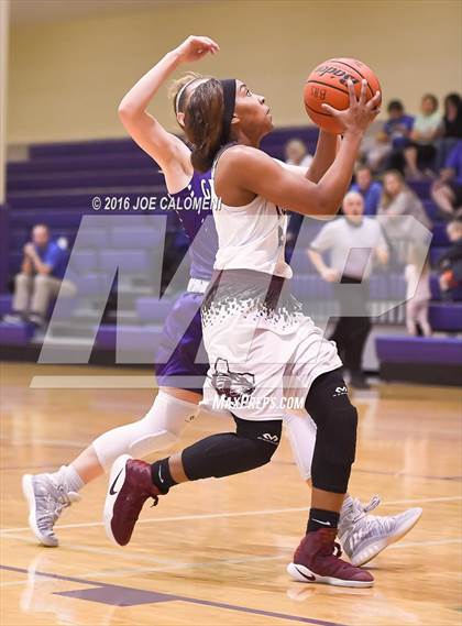 Thumbnail 2 in Lockhart vs Boerne (Boerne ISD Tournament) photogallery.