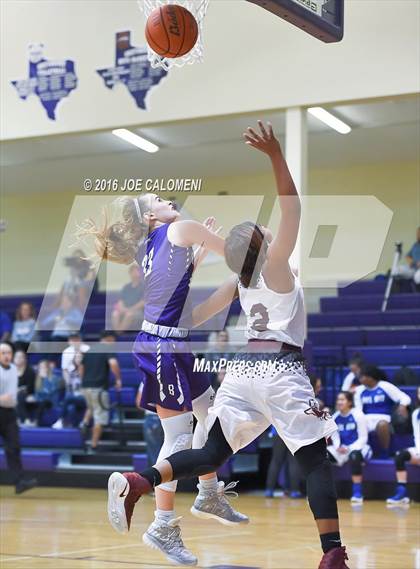 Thumbnail 3 in Lockhart vs Boerne (Boerne ISD Tournament) photogallery.